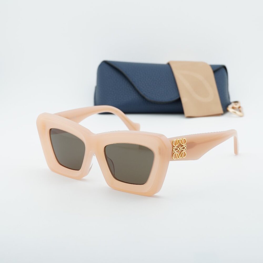Loewe LW40145F 72E Cat Eye Sunglasses – Shiny Pink\Brown